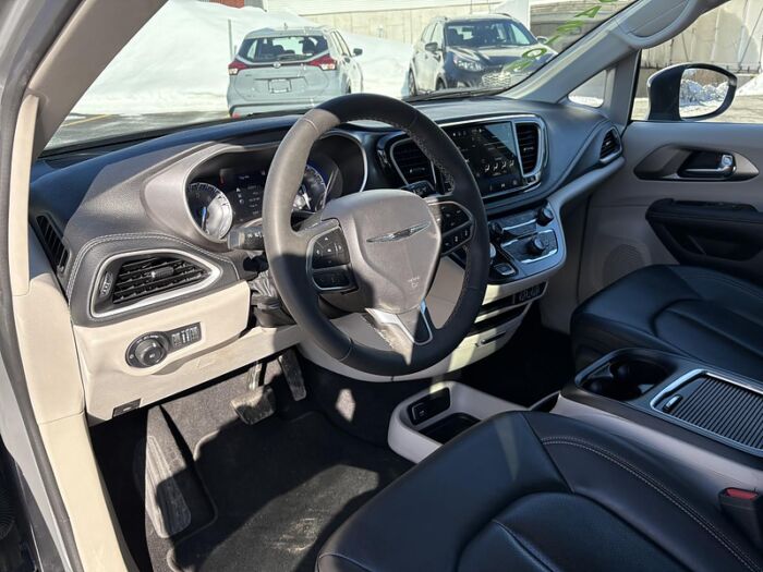 Chrysler Pacifica Touring L TA BLUETOOTH SIÈGES CHAUFFANT CAMÉRA – Image 21