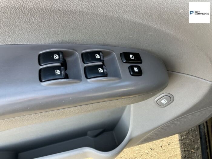 KIA Sedona LX - Image 6