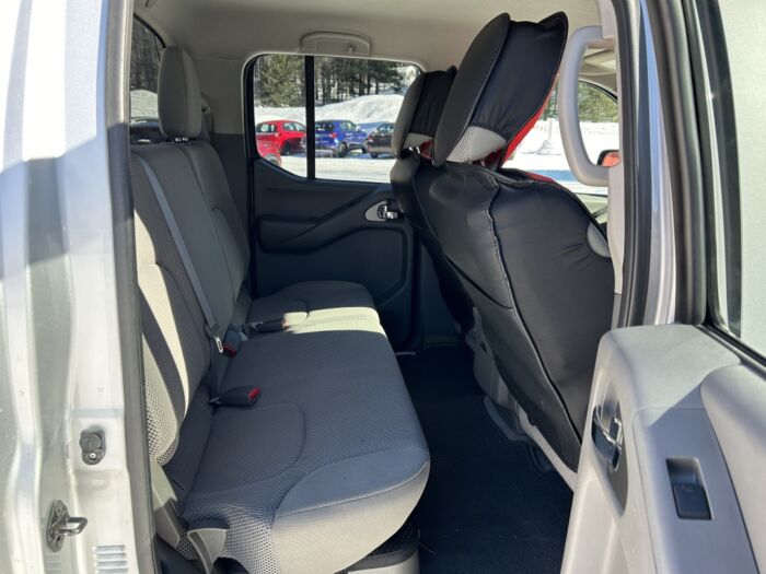 Nissan FRONTIER - – Image 10