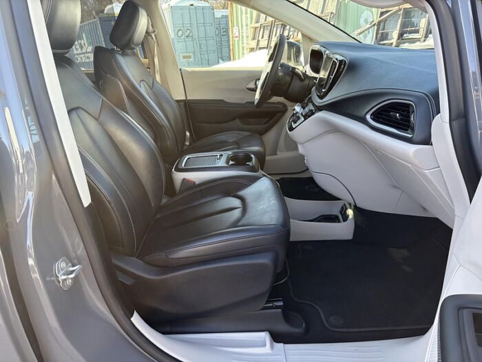 Chrysler Pacifica Touring L TA BLUETOOTH SIÈGES CHAUFFANT CAMÉRA – Image 26