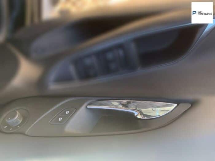 Chevrolet Cruze LS – Image 11