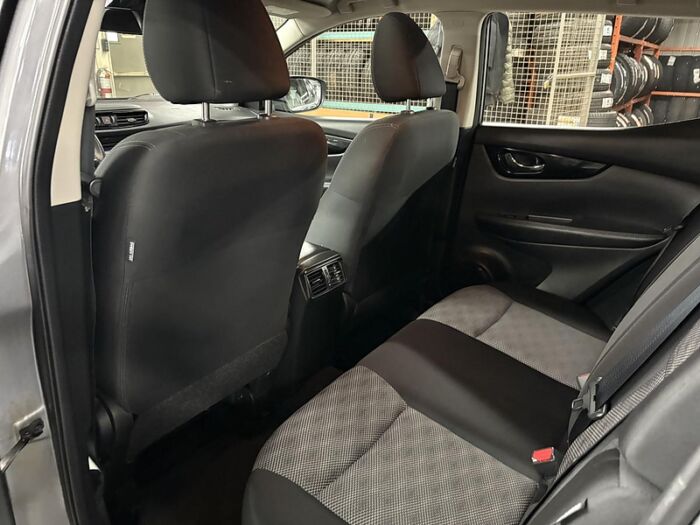 Nissan Qashqai SV – Image 23