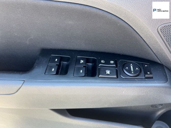 Hyundai Elantra GL – Image 12