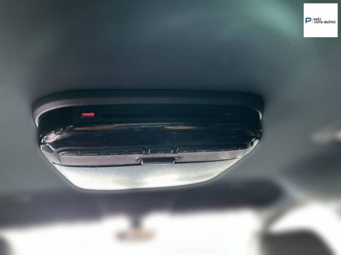 Chrysler Pacifica Hybrid Touring-L – Image 17