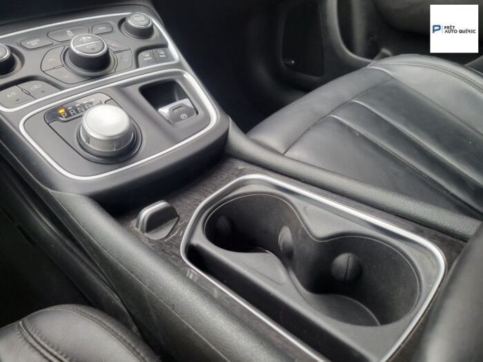 Chrysler 200 C – Image 18