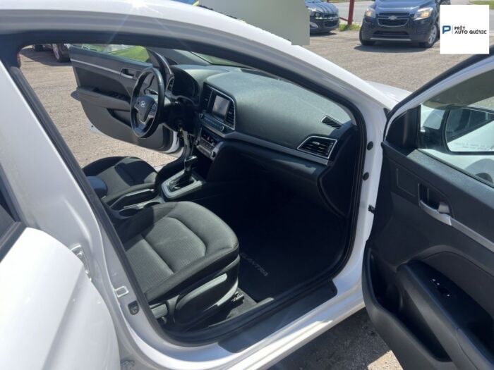 Hyundai Elantra GL – Image 9