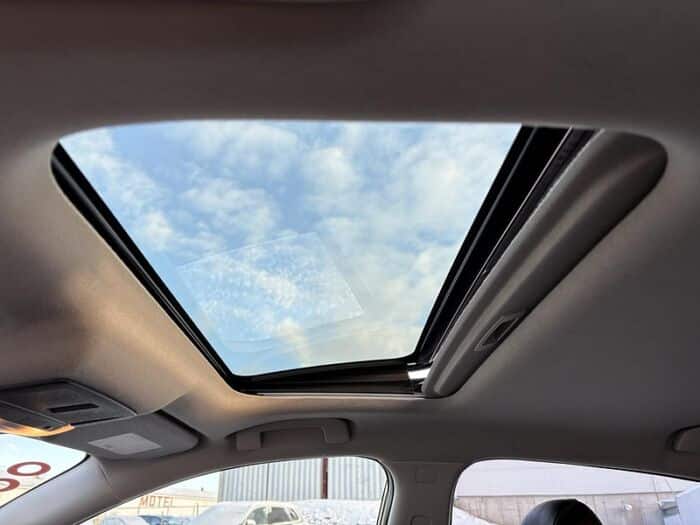 Nissan Sentra SR PRIVILÈGE BLUETOOTH TOIT CUIR  CAMÉRAS 360 – Image 25
