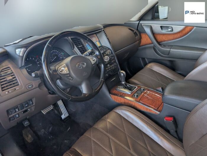 Infiniti QX70 Premium – Image 10