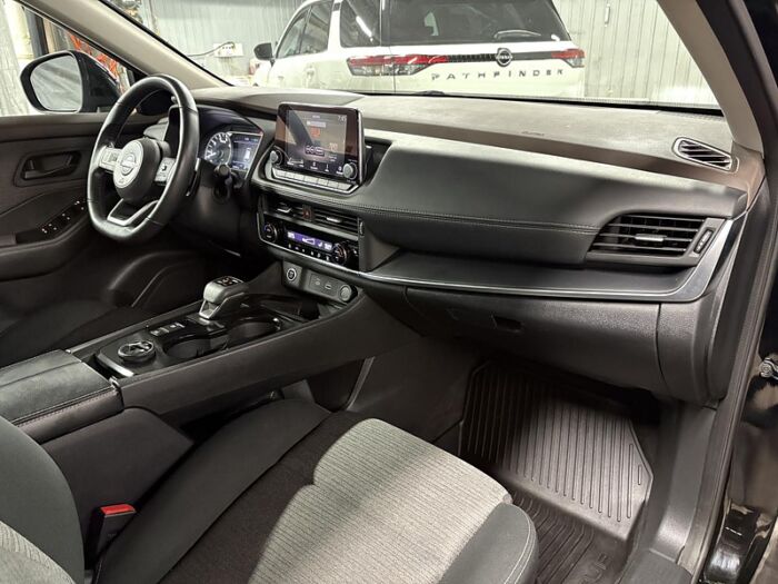 Nissan Rogue S TI – Image 26