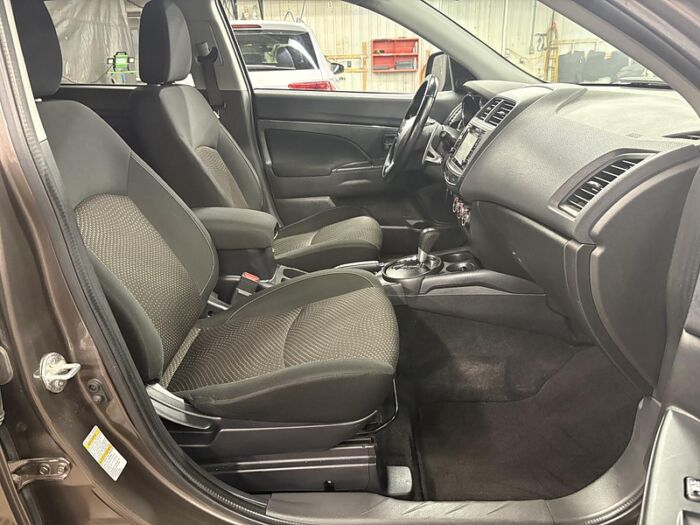 Mitsubishi RVR SE – Image 24