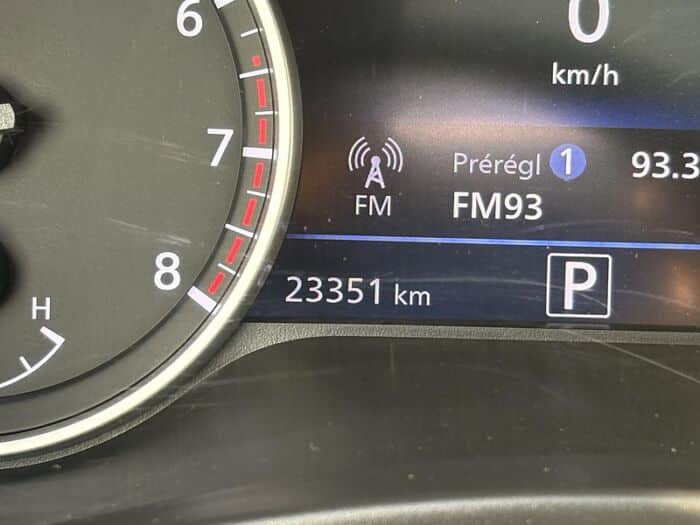 Nissan Sentra SR PRIVILÈGE BLUETOOTH TOIT CUIR  CAMÉRAS 360 – Image 16