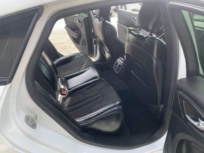 Chrysler 200 S – Image 9