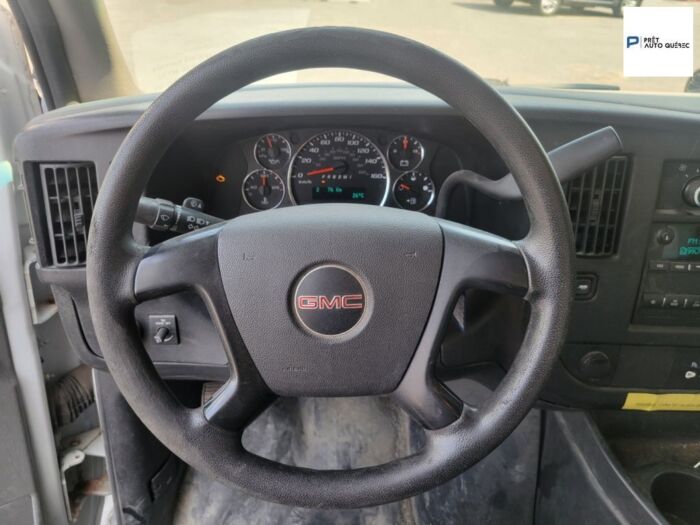 GMC Savana - – Image 10