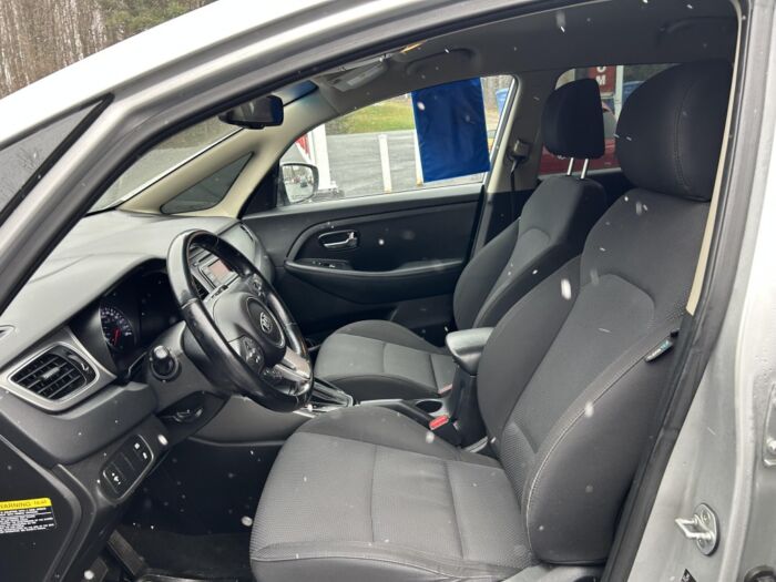 KIA Rondo - – Image 10