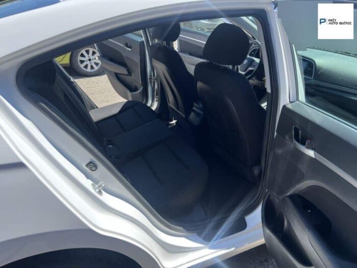 Hyundai Elantra GL – Image 10