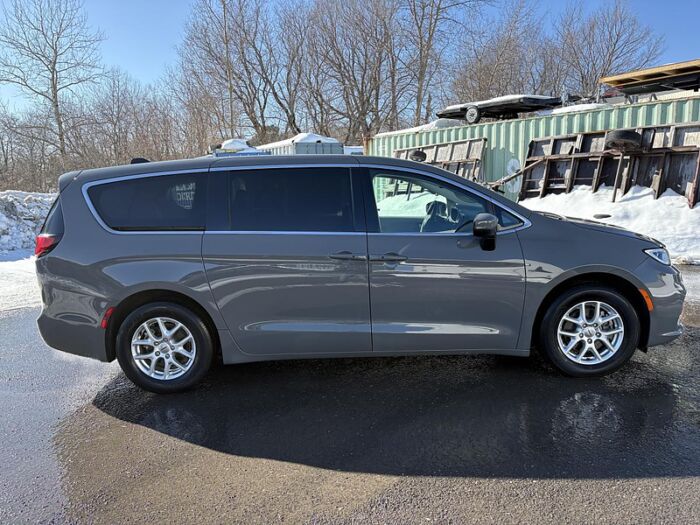 Chrysler Pacifica Touring L TA BLUETOOTH SIÈGES CHAUFFANT CAMÉRA – Image 5