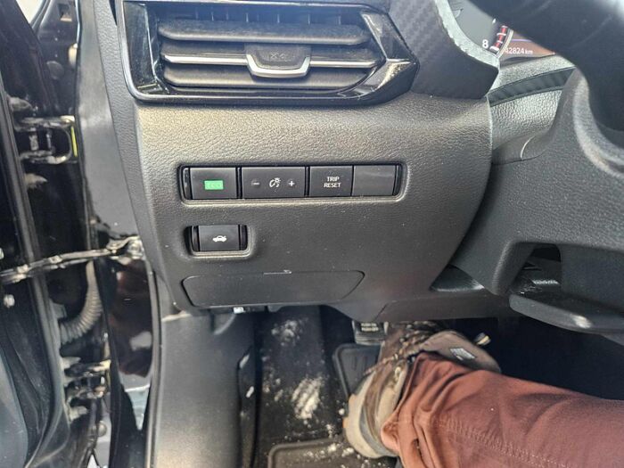 Nissan Sentra SR, TOIT OUVRANT, AUTO, A/C, GARANTIE – Image 15