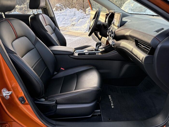 Nissan Sentra SR PRIVILÈGE BLUETOOTH TOIT CUIR  CAMÉRAS 360 – Image 34