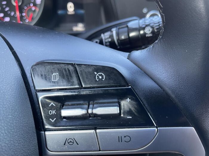 Hyundai Elantra Preferred IVT BLUETOOTH CAMÉRA SIÈGES CHAUFFANT – Image 17