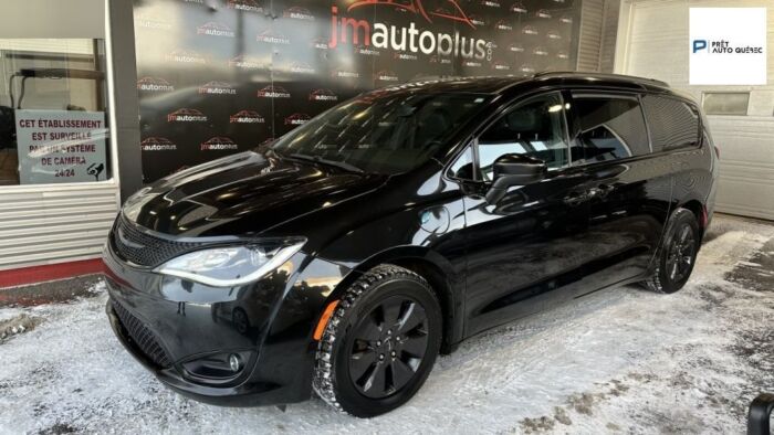 Chrysler Pacifica Hybrid Touring-L – Image 3