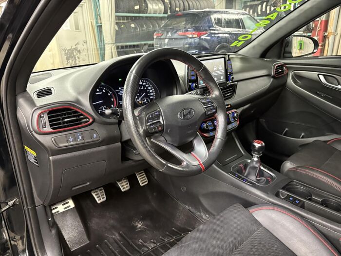 Hyundai Elantra GT Sport BM TOIT PANORAMIQUE/BAS MILLAGE/BAS PRIX – Image 19