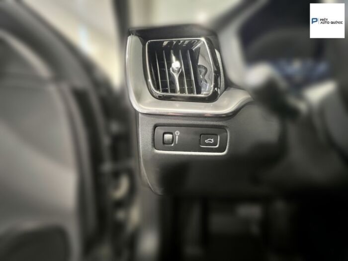 Volvo XC60 Momentum – Image 7