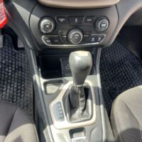 Jeep Cherokee Sport - Image 14