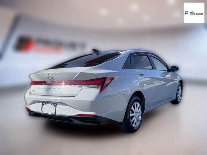 Hyundai Elantra Preferred IVT BLUETOOTH CAMÉRA SIÈGES CHAUFFANT – Image 3