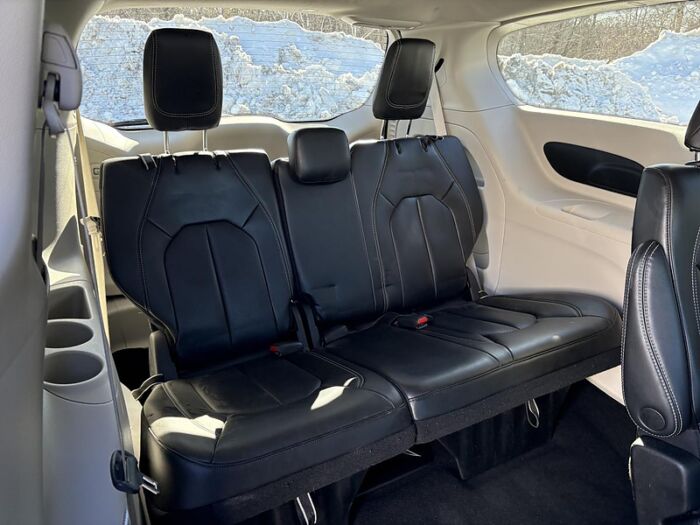 Chrysler Pacifica Touring L TA BLUETOOTH SIÈGES CHAUFFANT CAMÉRA – Image 29