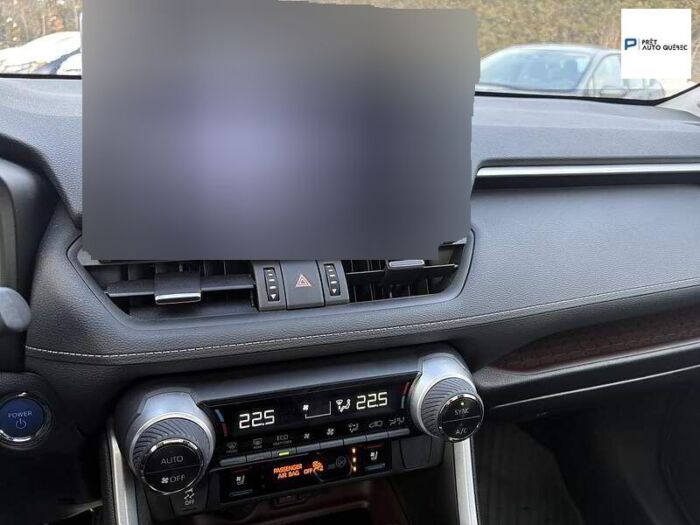 Toyota RAV4 Hybrid Limited AWD – Image 9