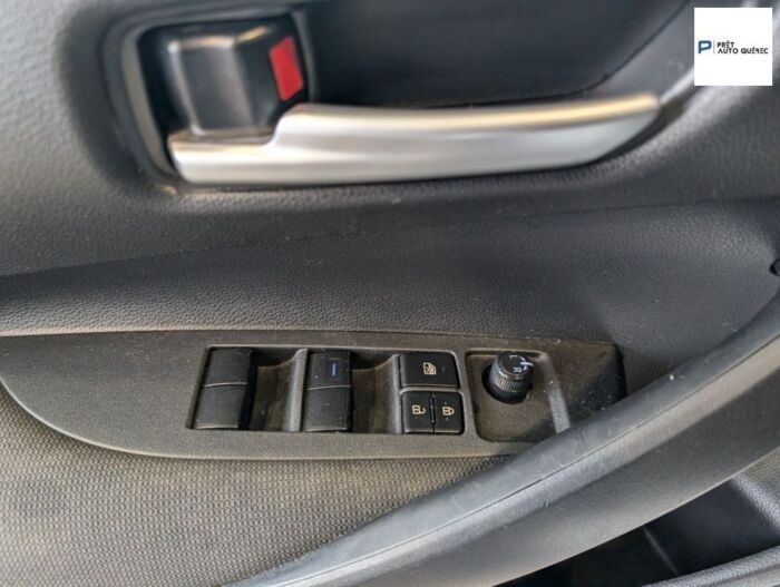 Toyota Corolla LE – Image 8