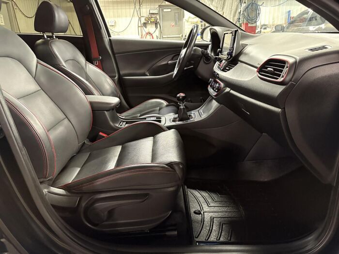 Hyundai Elantra GT Sport BM TOIT PANORAMIQUE/BAS MILLAGE/BAS PRIX – Image 30