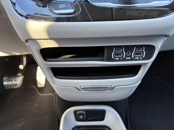 Chrysler Pacifica Touring L TA BLUETOOTH SIÈGES CHAUFFANT CAMÉRA – Image 42