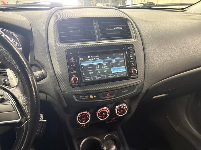 Mitsubishi RVR SE – Image 16