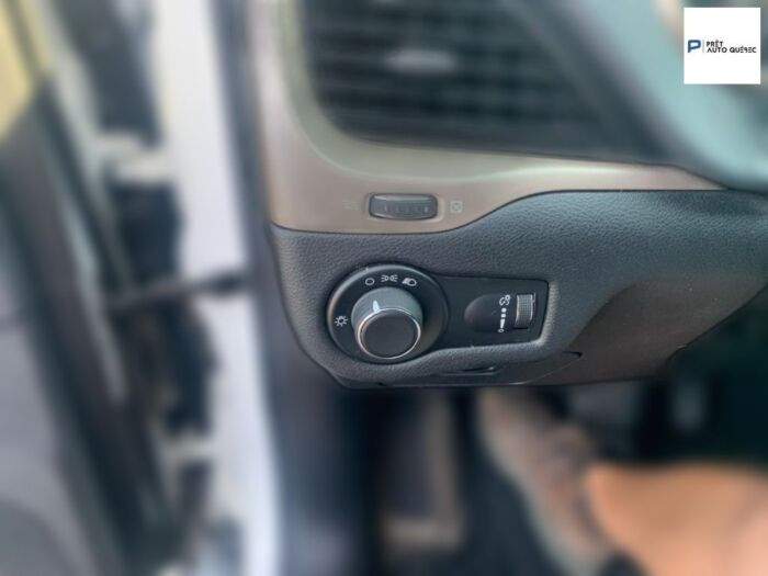 Jeep Cherokee Sport – Image 13