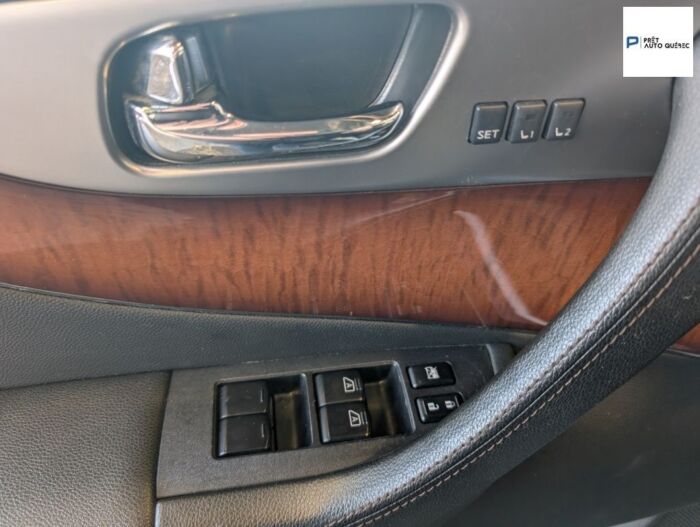 Infiniti QX70 Premium – Image 14