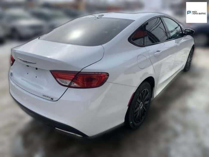 Chrysler 200 S – Image 10