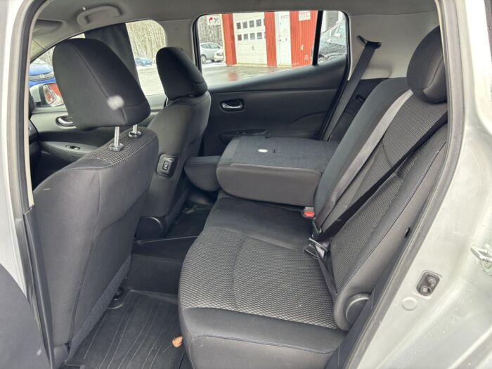 Nissan Leaf S – Image 10