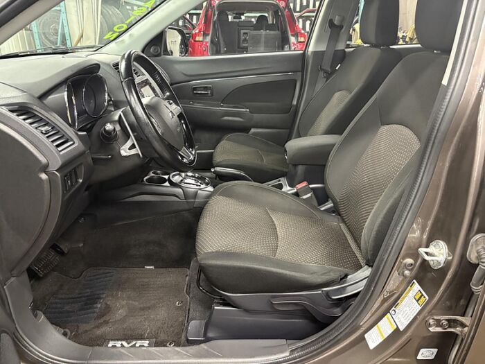Mitsubishi RVR SE – Image 13