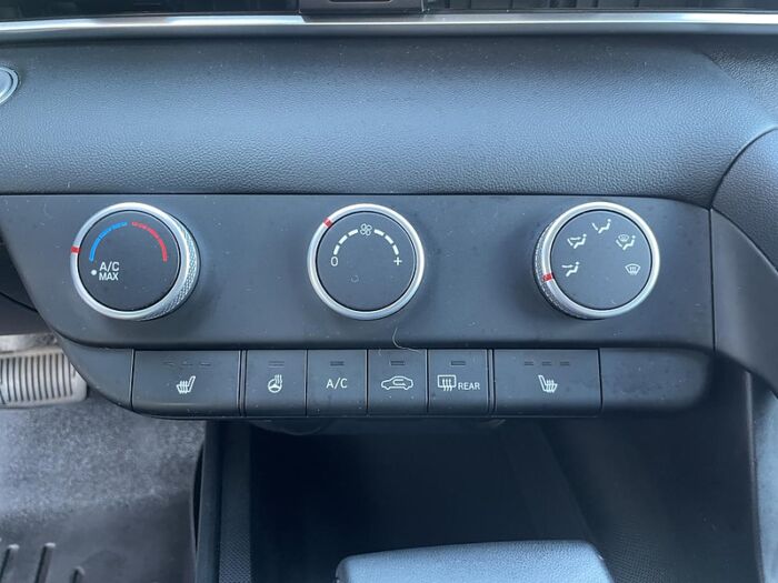 Hyundai Elantra Preferred IVT BLUETOOTH CAMÉRA SIÈGES CHAUFFANT – Image 23