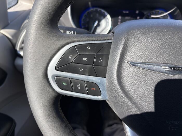 Chrysler Pacifica Touring L TA BLUETOOTH SIÈGES CHAUFFANT CAMÉRA – Image 19
