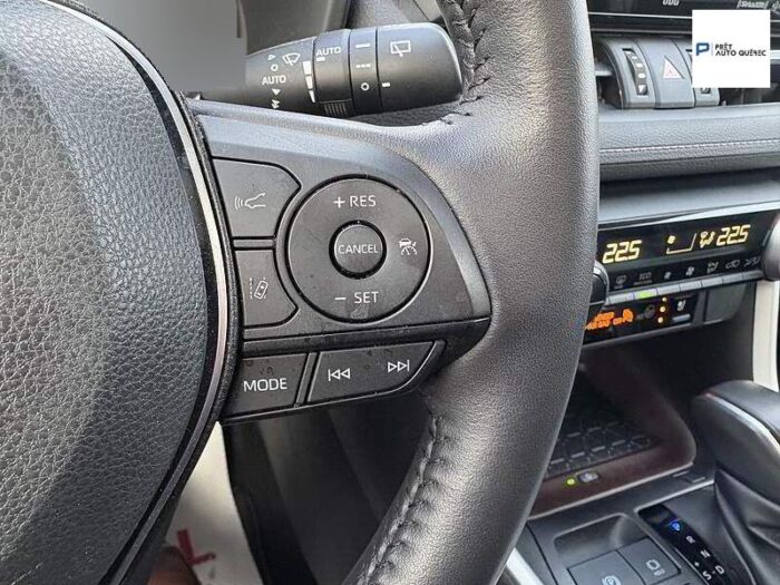 Toyota RAV4 Hybrid Limited AWD – Image 10