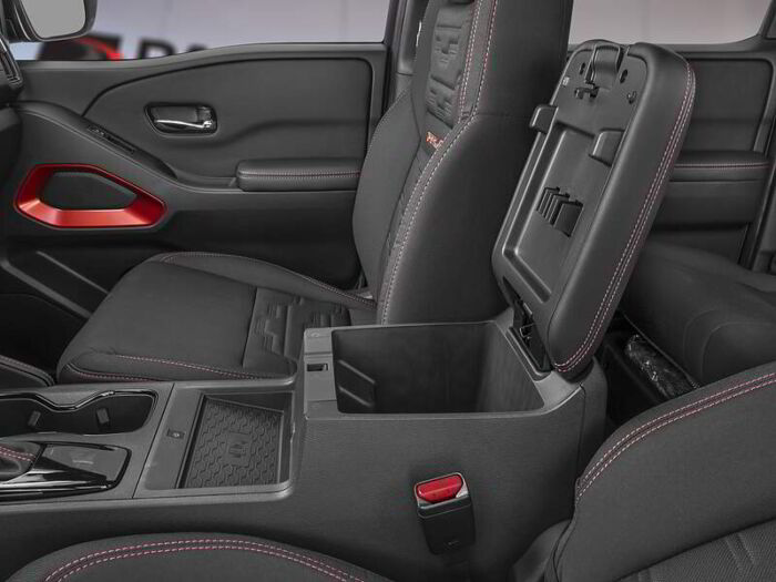 Nissan Frontier Crew Cab Pro-4x Luxe – Image 11