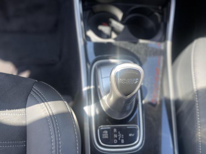 Mitsubishi Outlander PHEV SE S-AWC ANGLE MORT/CARPLAY/SIEGE CHAUFFANT – Image 18