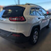 Jeep Cherokee Sport - Image 6