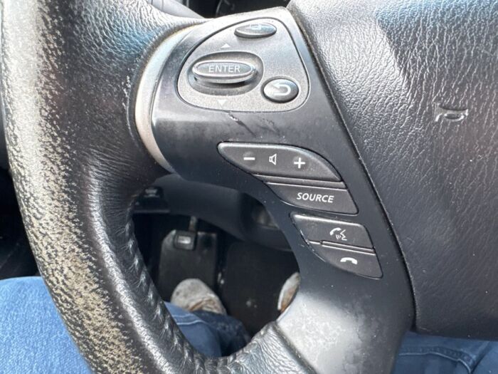 Nissan Pathfinder SV – Image 20