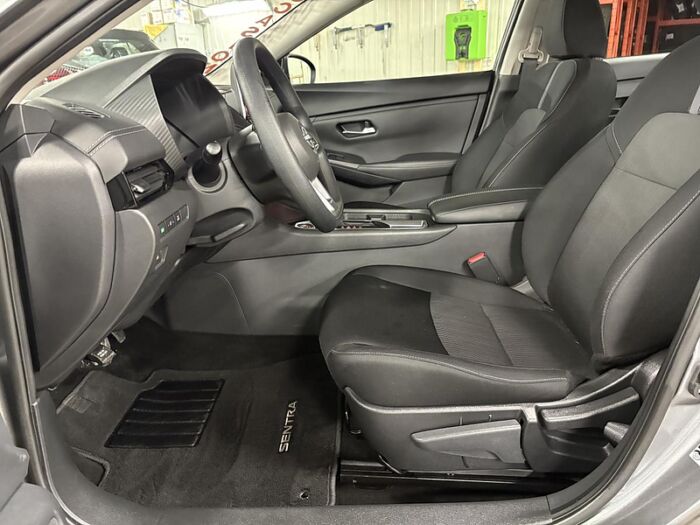 Nissan Sentra SV BLUETOOTH CAMÉRA SIÈGES CHAUFFANT BAS KILO – Image 11