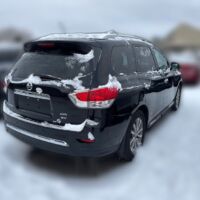 Nissan Pathfinder SV - Image 6