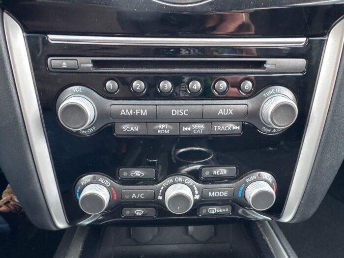 Nissan Pathfinder SV – Image 25
