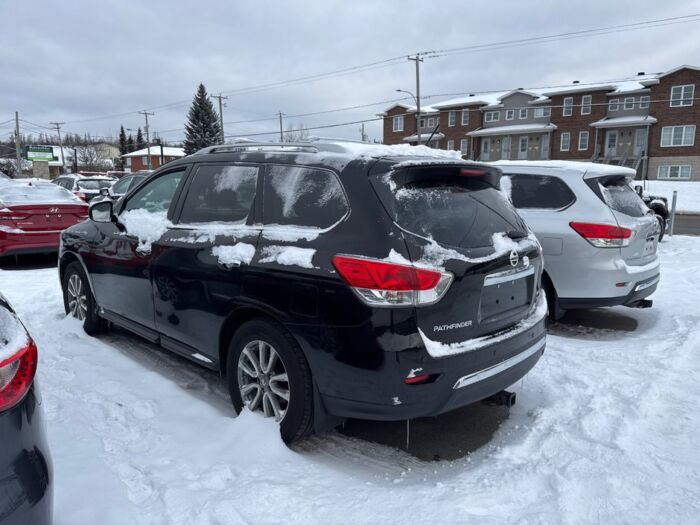 Nissan Pathfinder SV – Image 12